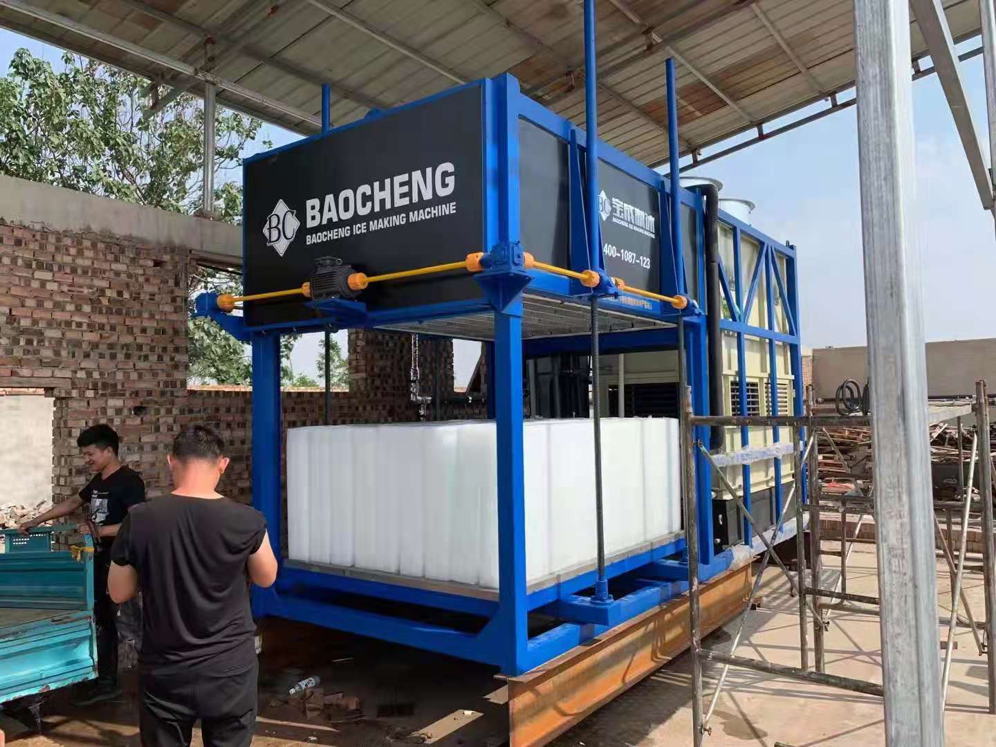 Comprendre et réduire le bruit dans les machines à glace en blocs à refroidissement direct